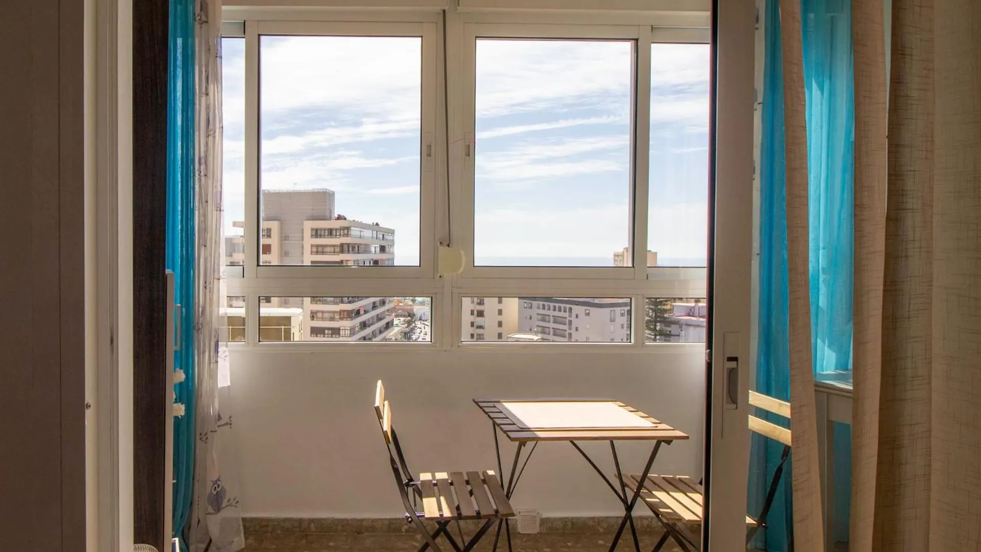 Torremolinos vista al mar by lightbooking